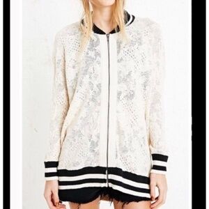 Free People Women’s Sz S Ivory Black Crochet Lace Knit Full Zip Bomber